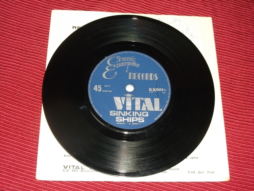 Vital: Real Life EX+ 1981 Private press SIGNED KBD synth 7" - Image 2