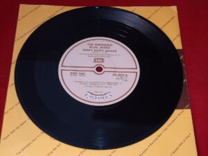 Swinging Blue Jeans:  Hippy Hippy Shake  UK   EX+  OLD GOLD    7"