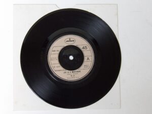 10CC:  Life is a Minestrone   1975  EX  7"