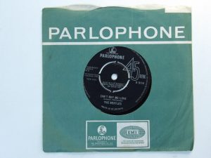 The Beatles:  Can't Buy me Love 1964 1N/1N 7" (Co. Slv)