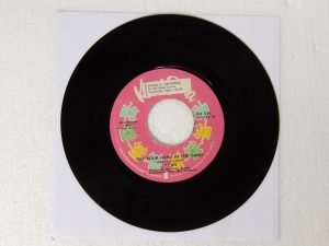 Ocean:  Put Your Hand In The Hand   1971 U.S  EX 7"