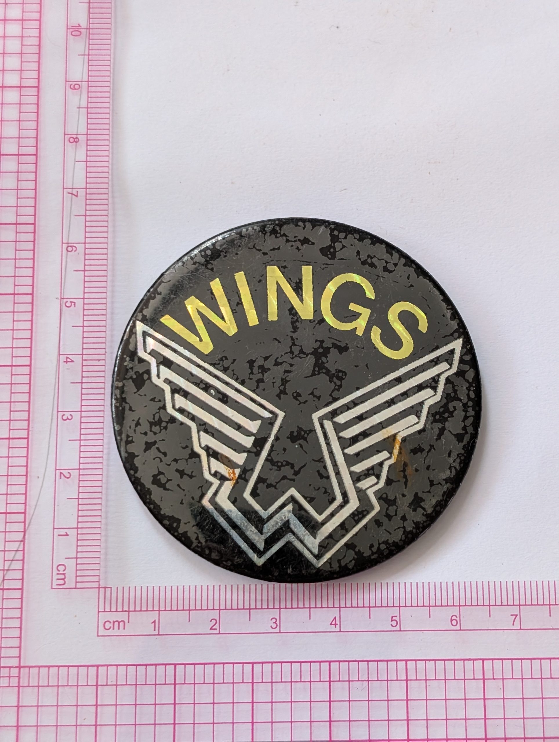 Wings: Large Silver/Black Vintage 1970s Badge/Button - Image 3